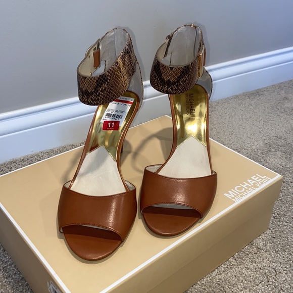 MICHAEL Michael Kors Guiliana Open Toe Pump - Picture 2 of 8